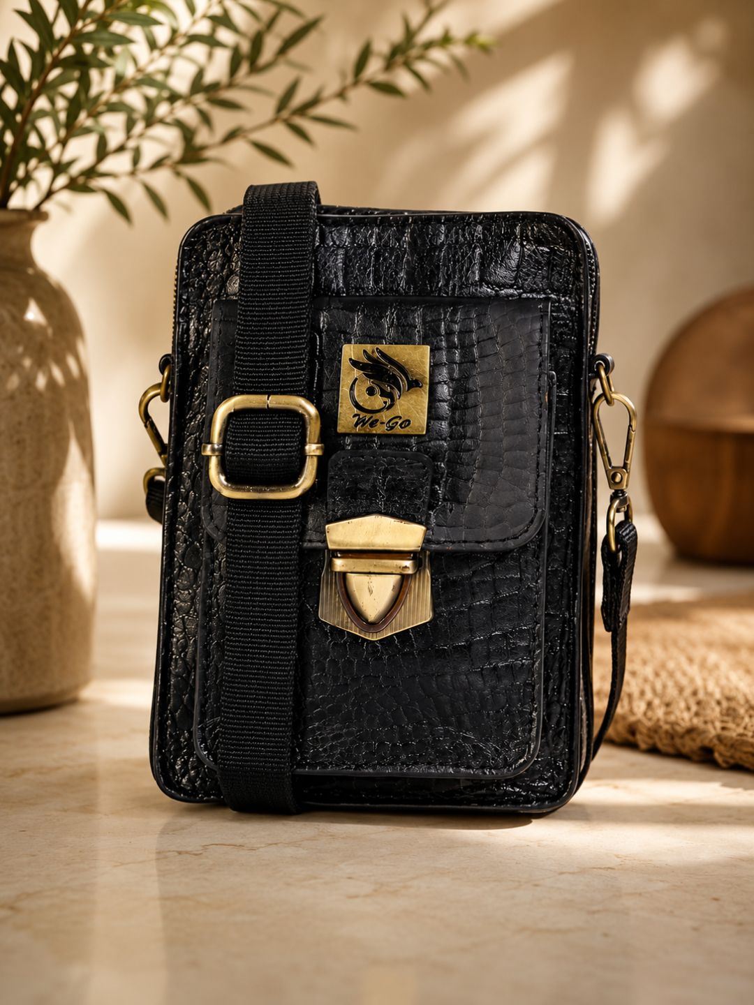 Genuine Leather , Croco Print Travel Pouch Bag , Can Buckle Up To Your Belt , Removable Shoulder Strap , Ideal For Travellers And Motor Bikers